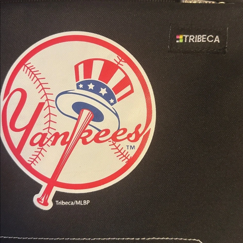 TRIBECA BLACK PADDED IPAD CARRIER YANKEES DESIGN FITS A 10”X 7” WITH POCKETS